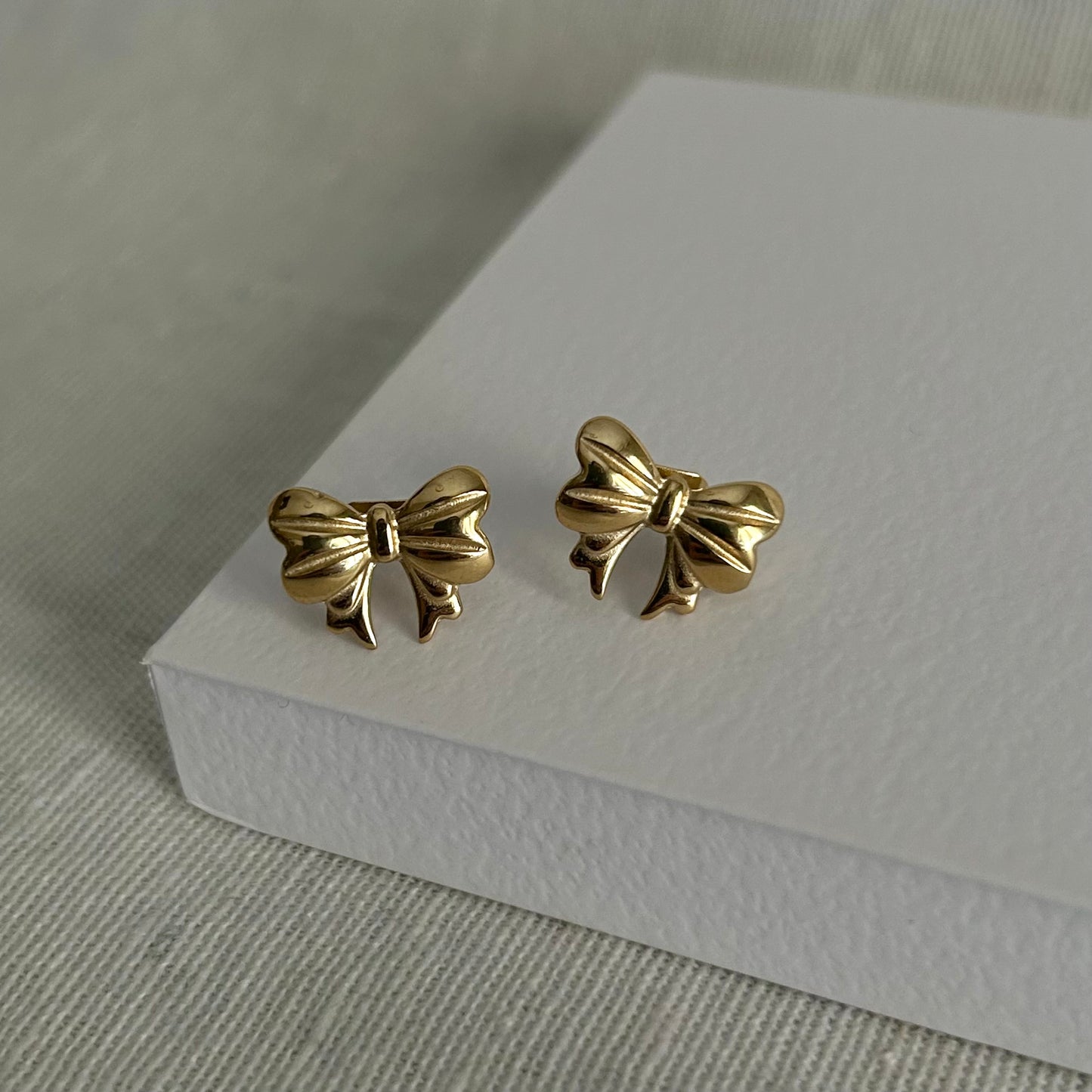 Bow Earrings Gold